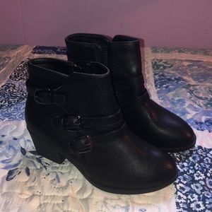 NEW Girl’s Link black bootie